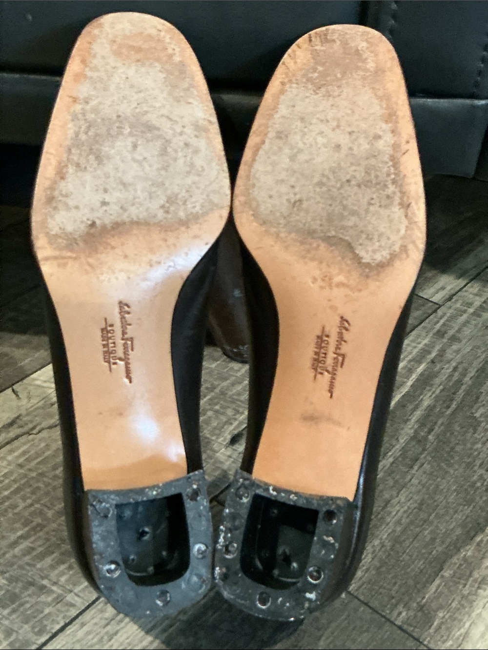 Authentic Salvatore Ferragamo luxury designer signature leather heels sz 7.5 M - Picture 10 of 10